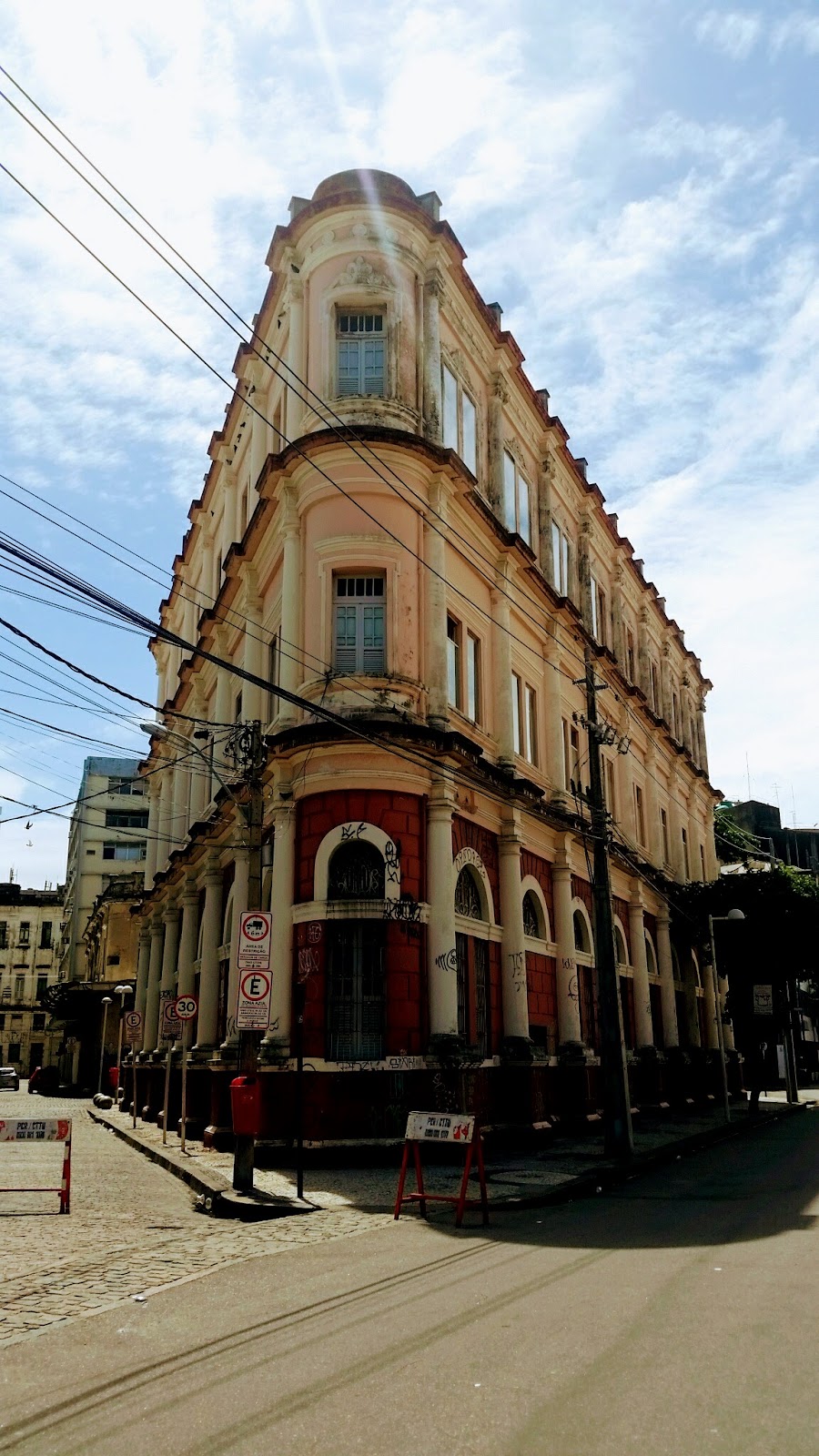 Avenida Alfredo Lisboa