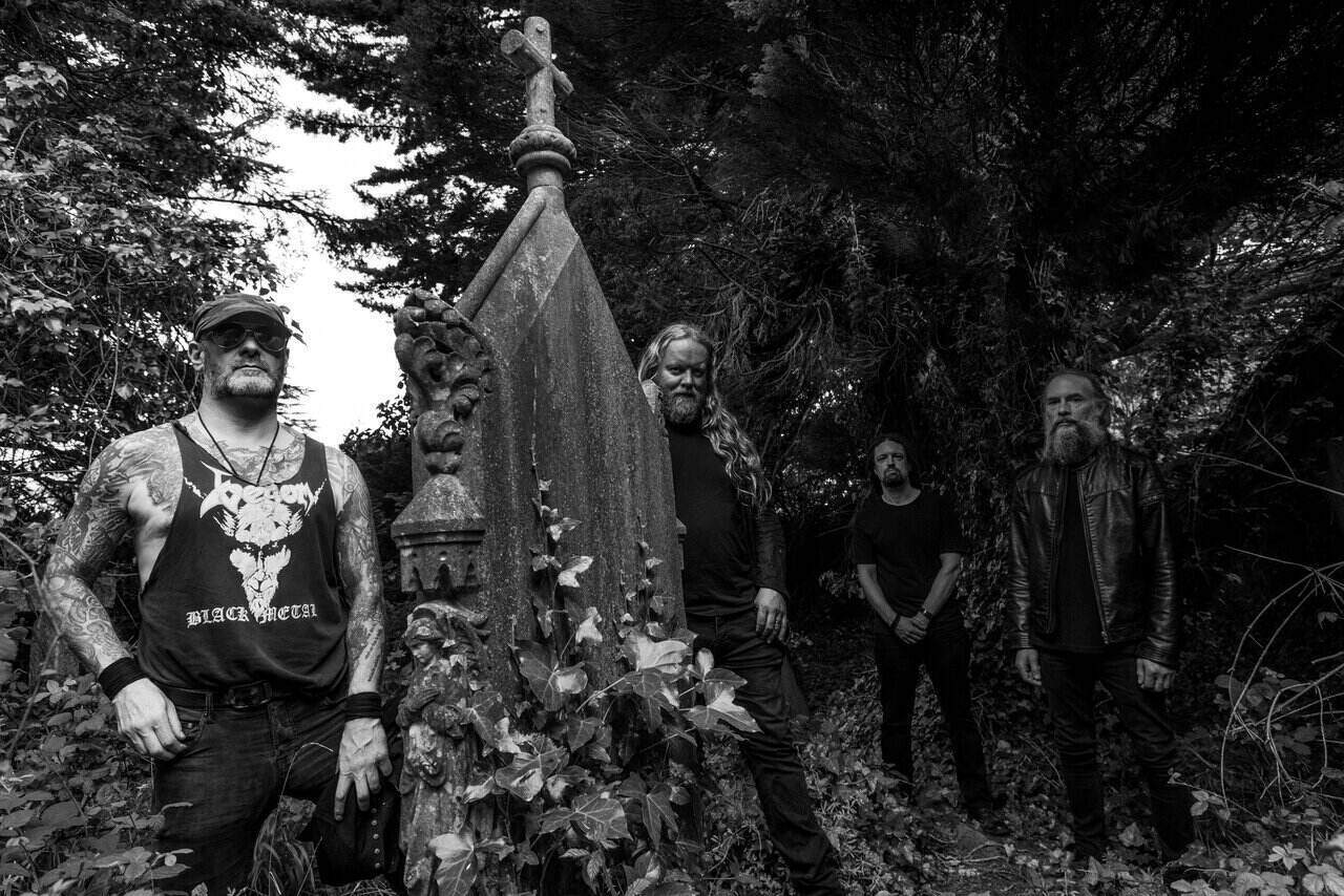 Primordial em foto promocional