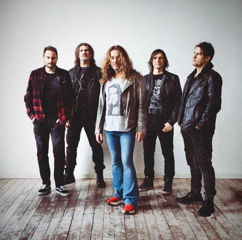 Vision Divine lança single“18 (It Feels Like Heaven)” | MND Metal